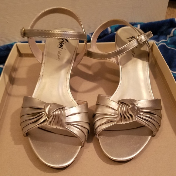 High Heels - Picture 1 of 6